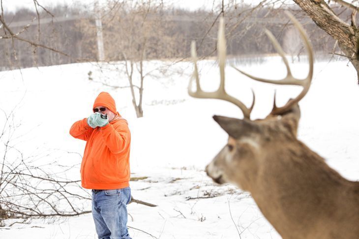 How to Hunt Deer In the Snow