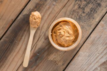 How to Attract Deer With Peanut Butter: 3 Effective Ways