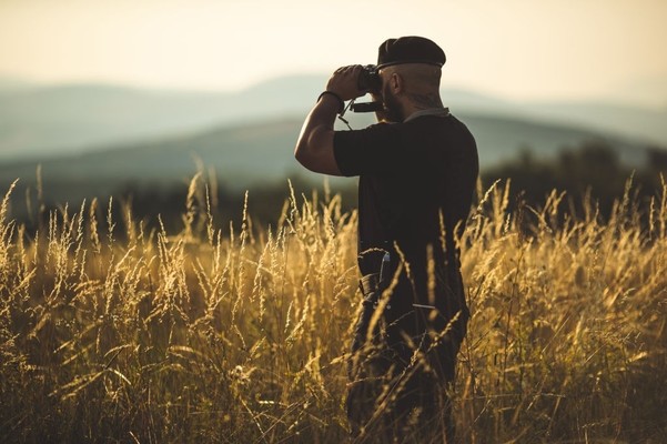 military binoculars with rangefinder